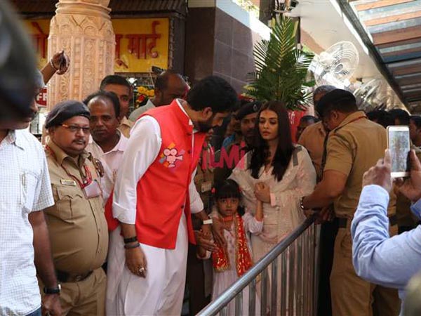 Abhishek Was Keeping A Close Eye On Both