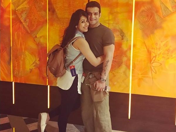 Ankita & Karan Start Their Greece Journey