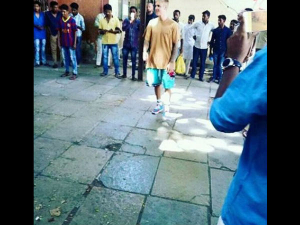 Earlier At The Day, Justin Was Seen Playing With Kids