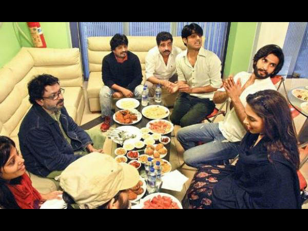 Ranveer Acts Differently When Deepika Is Around.. Ranveer Acts Differently When Deepika Is Around..