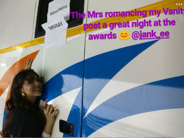 Jankee Romancing Nakuul’s Vanity! Jankee Romancing Nakuul’s Vanity!