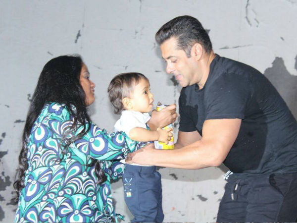 Salman Lost His Cool When Journalist Asked Second Question Salman Lost His Cool When Journalist Asked Second Question