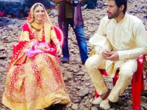 Abhi & Pragya Escape In The Car