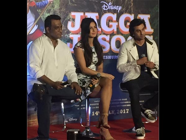 When Ranbir Kapoor Pulled Katrina Kaif's Leg When Ranbir Kapoor Pulled Katrina Kaif's Leg