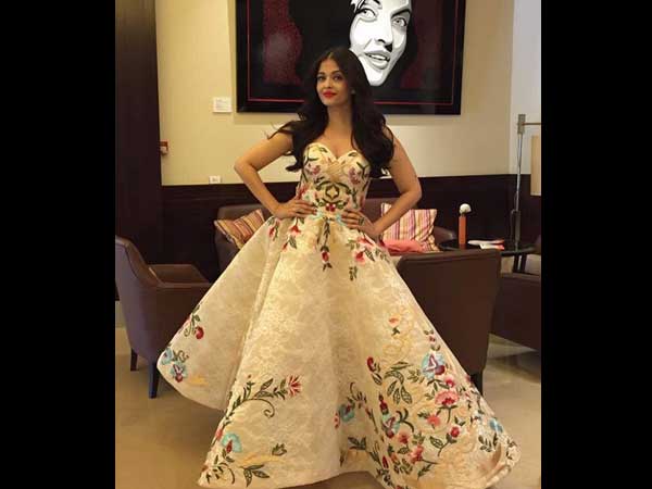 He's Head Over Heels Love In With His Missus! He's Head Over Heels Love In With His Missus!