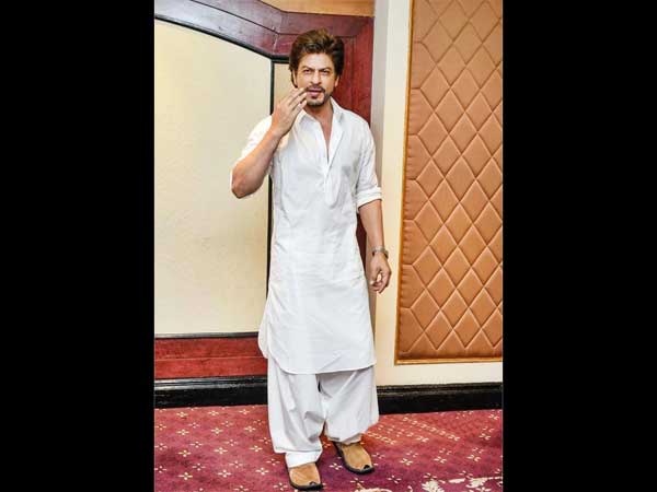 SRK On Suhana, Making Public Appearances 