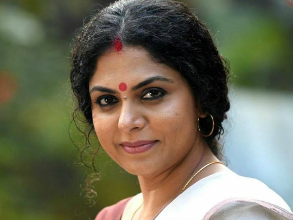 Best Actress (Critics) – Asha Sarath