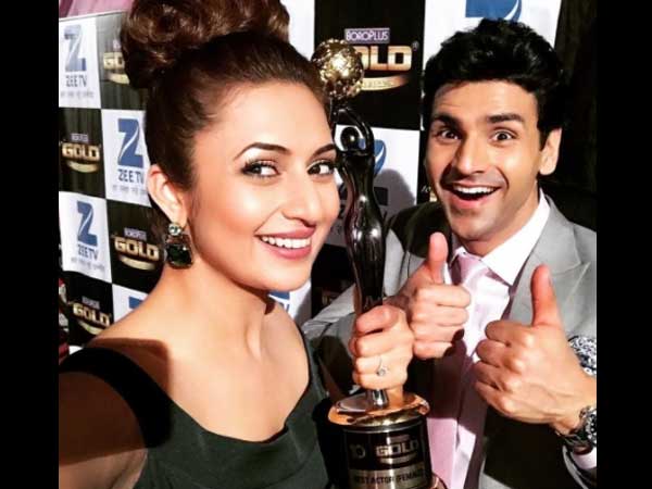 Divyanka With Vivek & Her Award Divyanka With Vivek & Her Award