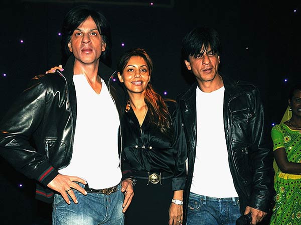Gauri With SRK & His Wax Statue Gauri With SRK & His Wax Statue