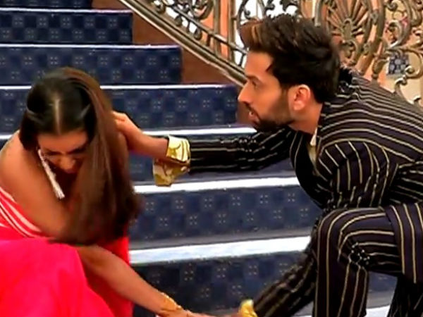 Shivaay Helps Ragini 