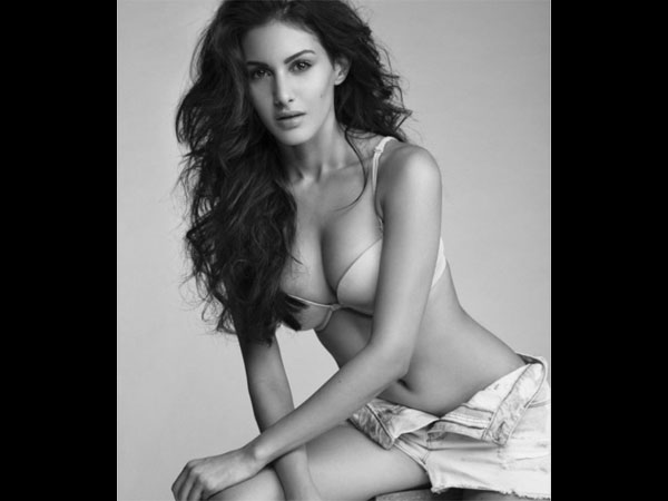 Amrya Dastur's Cameo Amrya Dastur's Cameo