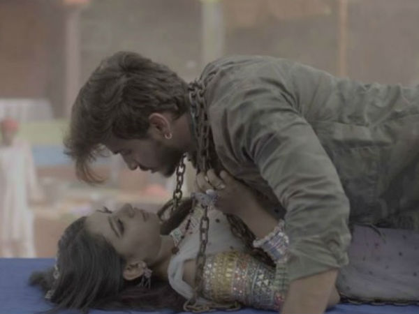 Niti’s Equation With Her Co-Actors