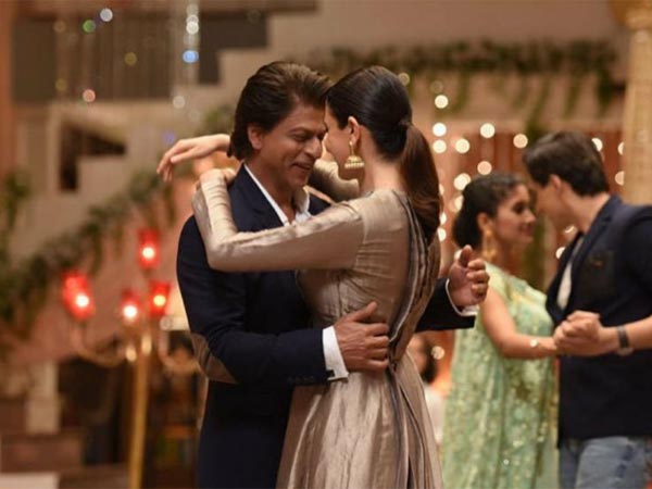 SRK & Anushka Were 12 Hours Late On YRKKH Sets!