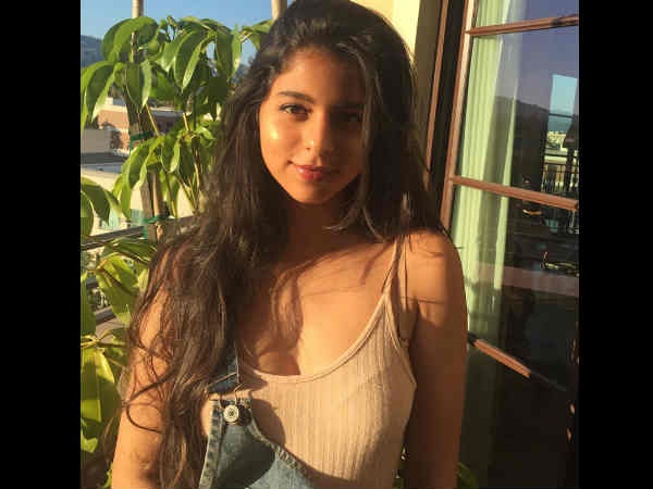 Suhana Has Been Grooming Herself Suhana Has Been Grooming Herself