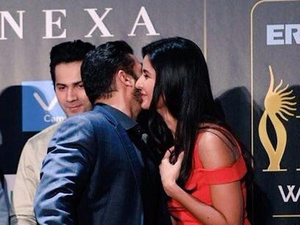 Salman Could Not Let His Eyes Off Katrina