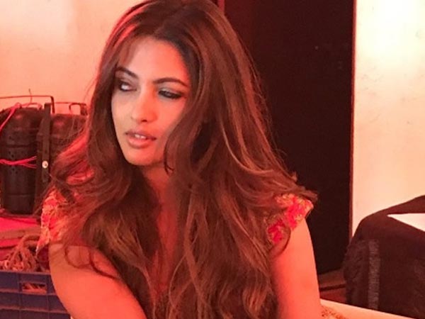 #1 Riya Refuses To Do Intimate Scene!