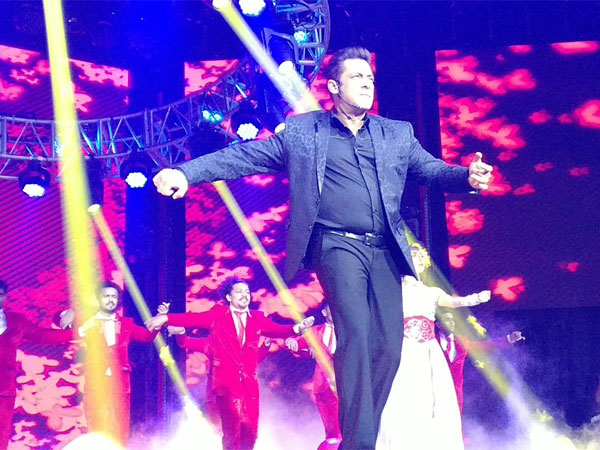 Salman On Meeting Crazy Fans Salman On Meeting Crazy Fans