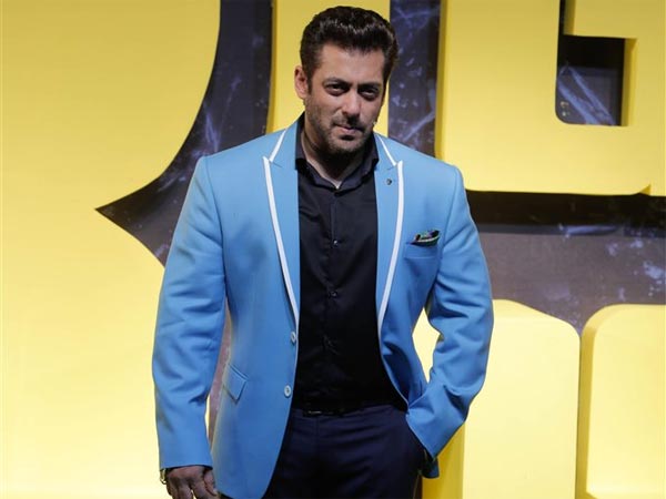 Hosting Bigg Boss Is Difficult! Hosting Bigg Boss Is Difficult!