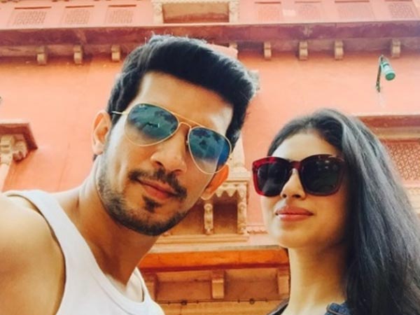 Mouni’s Naagin Co-actor, Arjun Bijlani Wishes Her… Mouni’s Naagin Co-actor, Arjun Bijlani Wishes Her…