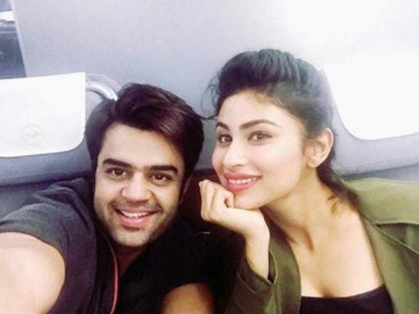 Maniesh Paul Wishes Mouni… Maniesh Paul Wishes Mouni…