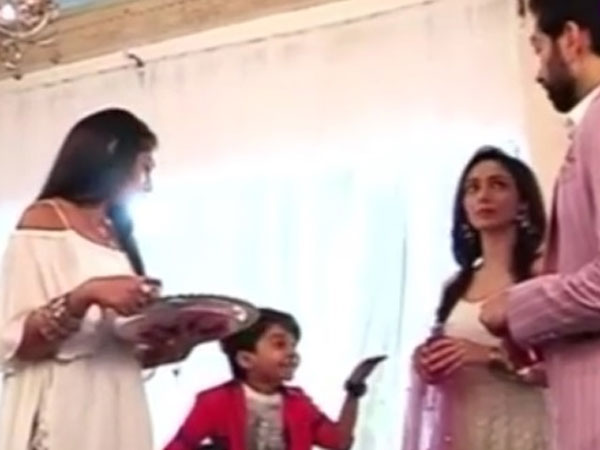 Anika Mixes Jamalgota In Tanya’s Sharbat Anika Mixes Jamalgota In Tanya’s Sharbat