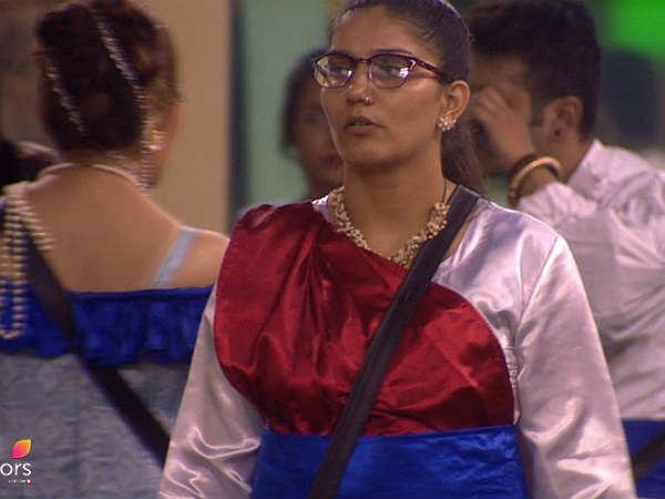 Hina & Bandgi Get Into An Argument