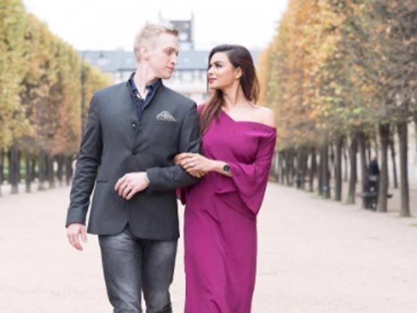 Aashka Wrote . . . Aashka Wrote . . .