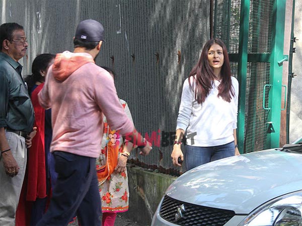 Aishwarya Made The Food Arrangements