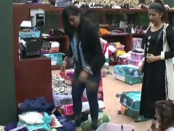 Arshi Khan Saves Vikas Gupta