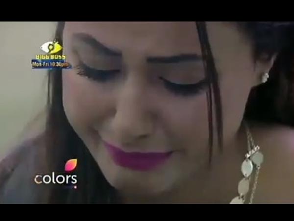 Cry Baby Of Bigg Boss 11 – Hina Khan! Cry Baby Of Bigg Boss 11 – Hina Khan!