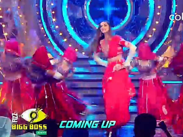 Deepika Grooves For Padmavati’s Song, Ghoomar!