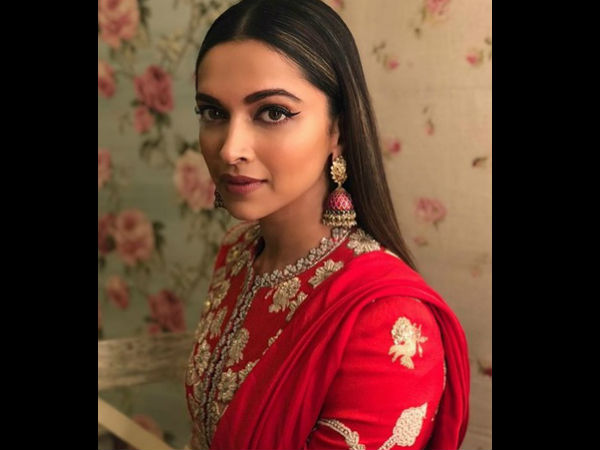 Deepika Padukone Promoting Padmavati On BB 11