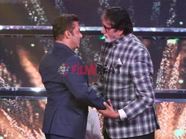 Salman Hugged Big B But... Salman Hugged Big B But...