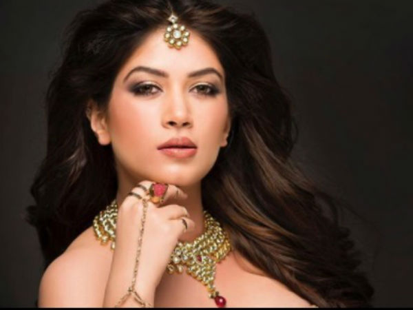 Gehana Exposes Bandgi!