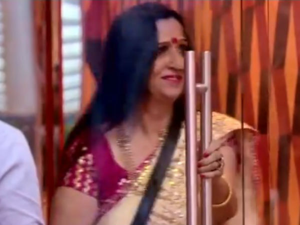 Vikas’ Mother Enters The House Vikas’ Mother Enters The House