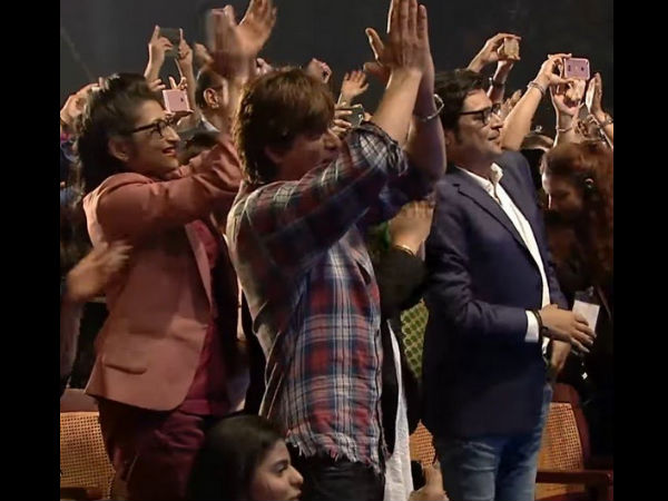 See How Happy SRK Looks Here See How Happy SRK Looks Here