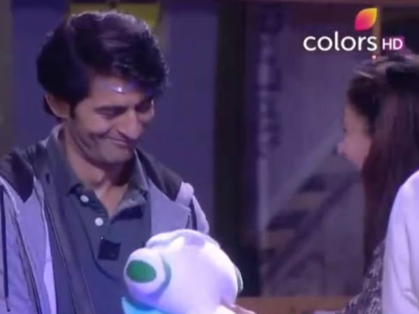 Aamir Ali Tweets… Aamir Ali Tweets…