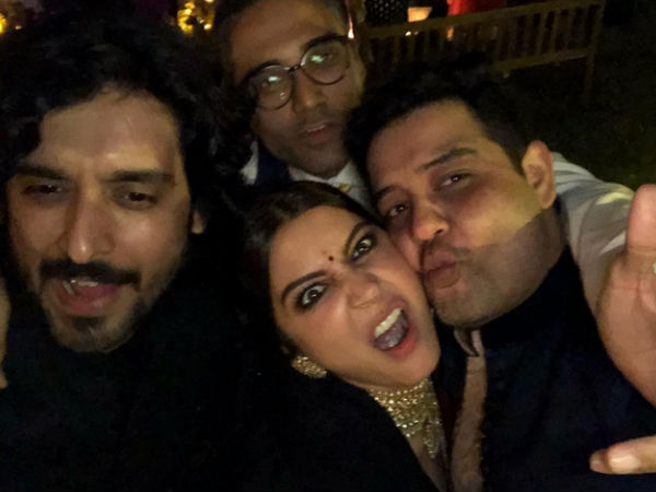 Did You See This Goofy Pic Of Anushka? 