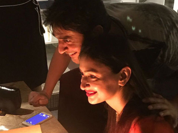 Hiten Thanks His Wife