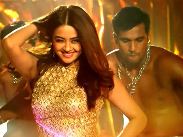 Surveen-Akshay Thakker Married In Italy!