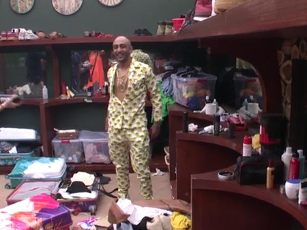 Fans Find Akash Funny In Hina’s Night Suit: Fans Tweets