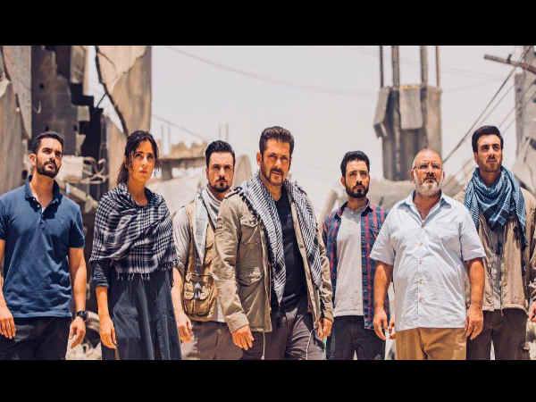 Mostly actors want to make a bollywood debut with a lead role. What made you opt for a supporting role? Mostly actors want to make a bollywood debut with a lead role. What made you opt for a supporting role?