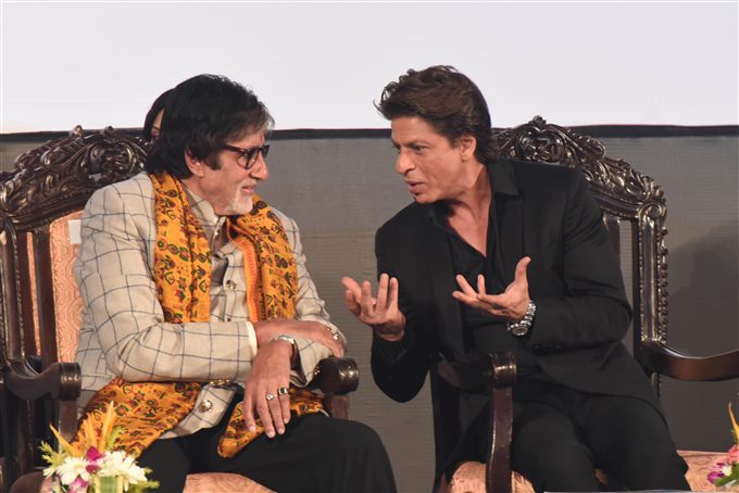 'SRK & Big B Have Family Connect With The Audience' 'SRK & Big B Have Family Connect With The Audience'