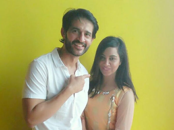 Arshi Khan & Hiten Tejwani To Perform