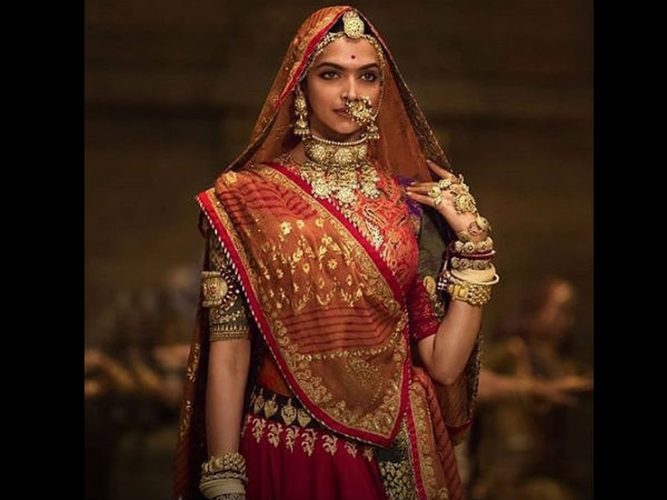 But, Sometimes Deepika Used To Pay A Visit To Ranveer On Padmaavat Sets But, Sometimes Deepika Used To Pay A Visit To Ranveer On Padmaavat Sets