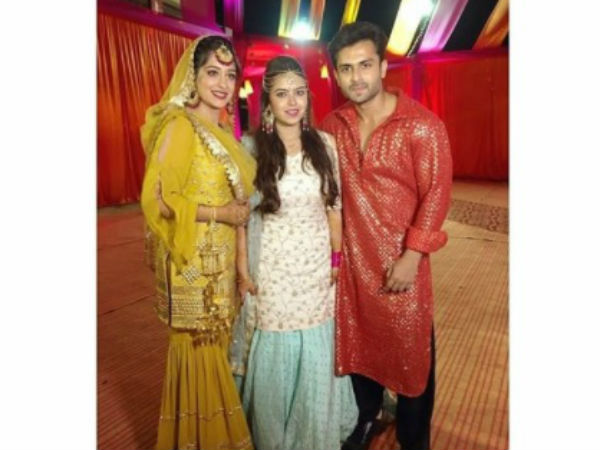 Saba With Shoaib & Dipika Saba With Shoaib & Dipika