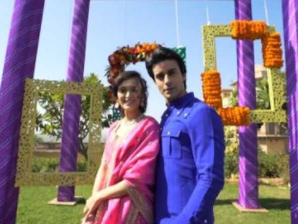 Gautam & Pankhuri’s Mehndi Picture