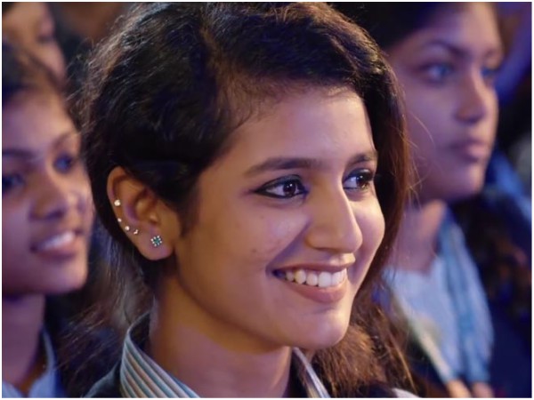 'Maanikya Malarai Poove..'