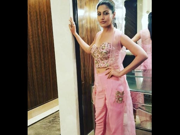 Surbhi Chandna Looks Chic! Surbhi Chandna Looks Chic!