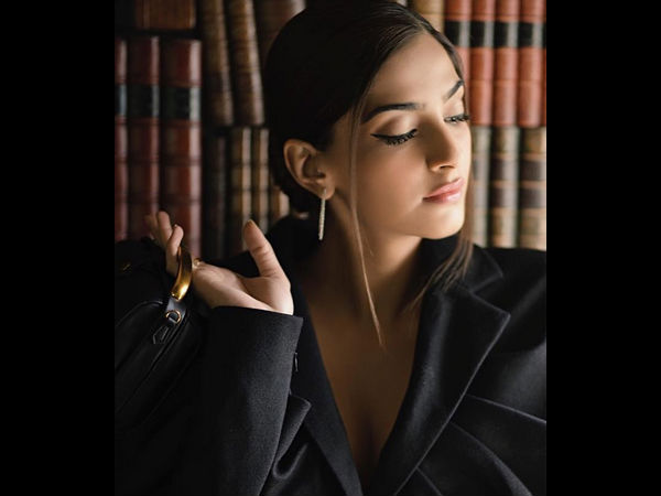  Fans Troll Sonam Kapoor 